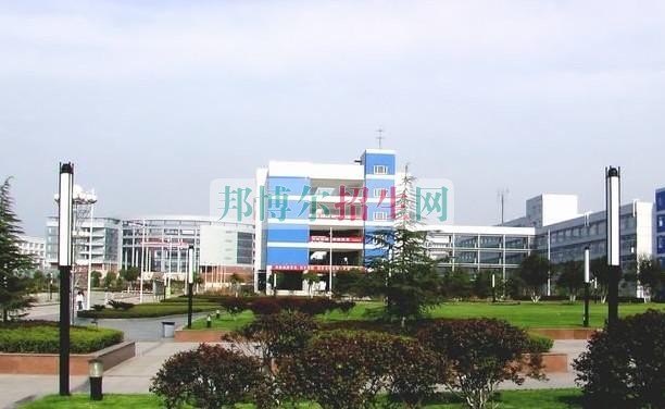 計算機(jī)多媒體技術(shù)適合女生學(xué)嗎