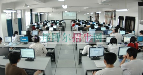 成都好一點(diǎn)的計(jì)算機(jī)應(yīng)用技術(shù)大專(zhuān)學(xué)校