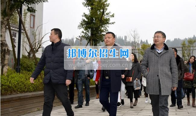 南充市建華職業(yè)中學(xué)開展“請(qǐng)進(jìn)來，走出去”校際交流活動(dòng)