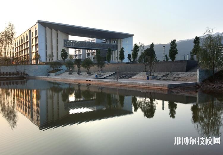 重慶農(nóng)業(yè)機(jī)械化學(xué)校怎么樣、好不好