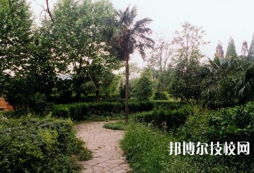 貴州林業(yè)學(xué)校2020年報(bào)名條件、招生要求、招生對象