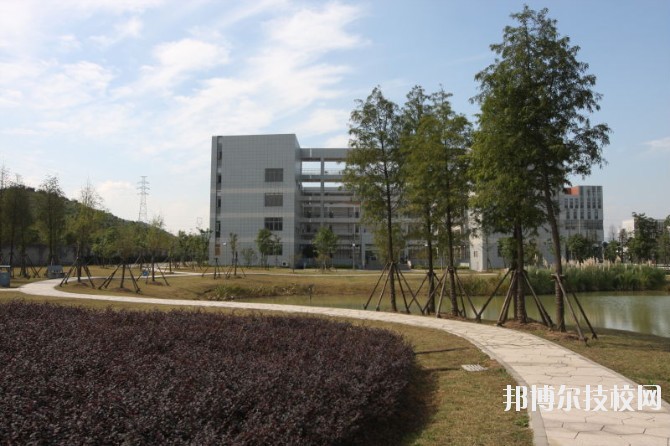 湖州中等衛(wèi)生專業(yè)學(xué)校2020年報名條件、招生要求、招生對象