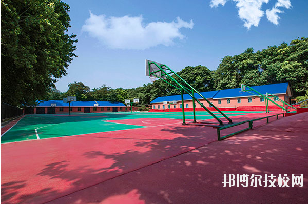 西安鐵道職業(yè)學(xué)校2020年招生辦聯(lián)系電話(huà) 