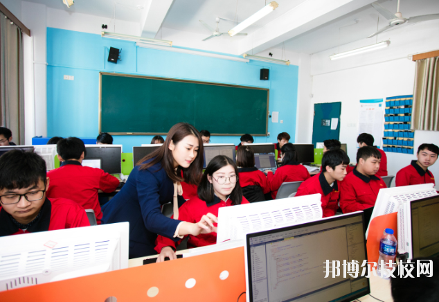 江西機(jī)械高級技工學(xué)校2020年學(xué)費(fèi)、收費(fèi)多少