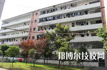 江西輕工業(yè)高級技工學(xué)校2020年報名條件、招生要求、招生對象