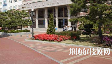 張掖市育才技工學(xué)校2020年報(bào)名條件、招生要求、招生對(duì)象