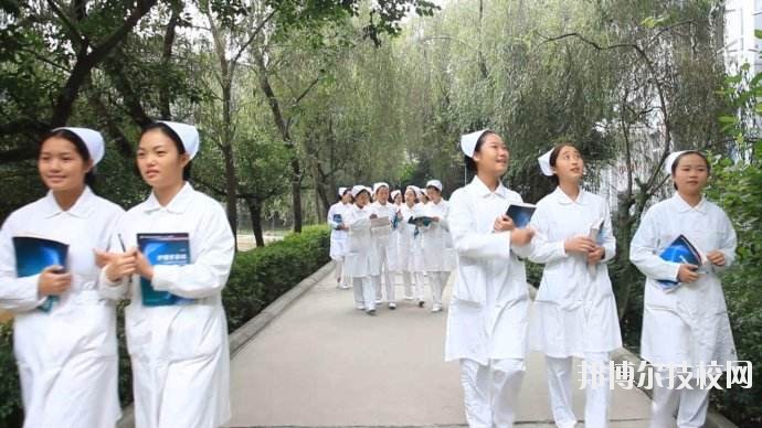  重慶渝東衛(wèi)生學(xué)校2020年報名條件、招生要求、招生對象