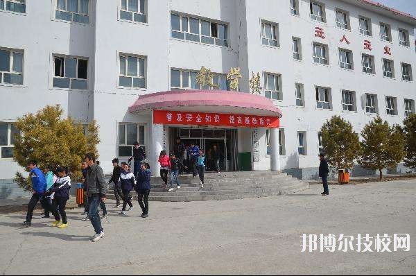 上高職業(yè)技術學校2020年招生辦聯系電話