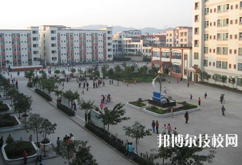 重慶企業(yè)管理學(xué)校2020年報名條件、招生要求、招生對象