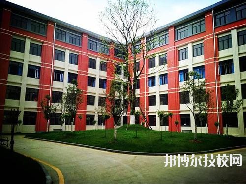 貴陽衛(wèi)生學(xué)校2020年報名條件、招生要求、招生對象