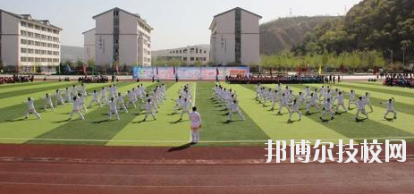 平?jīng)鰴C(jī)電工程學(xué)校2020年學(xué)費(fèi)、收費(fèi)多少
