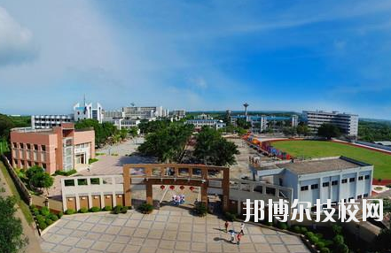 重慶青山工業(yè)技工學(xué)校2020年報(bào)名條件、招生要求、招生對(duì)象
