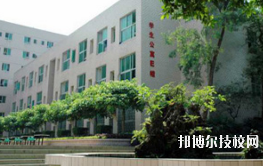 重慶機(jī)械技師學(xué)院2020年報名條件、招生要求、招生對象