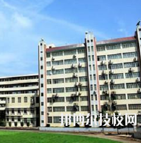 重慶航運旅游學(xué)校2020年報名條件、招生要求、招生對象
