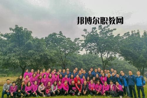 都勻工商管理學(xué)校2020年報(bào)名條件、招生要求、招生對(duì)象