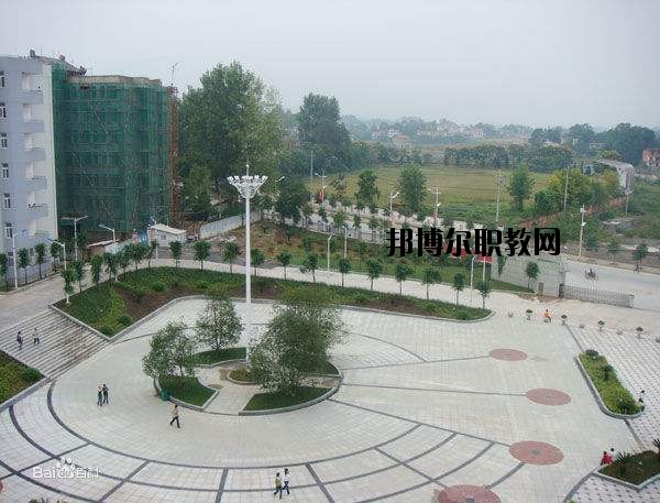 來鳳中等職業(yè)技術(shù)學(xué)校怎么樣、好不好