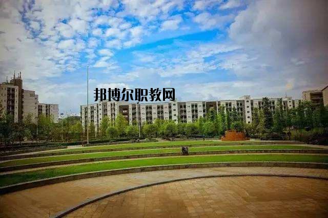 隨州曾都電子工業(yè)學校2020年報名條件、招生要求、招生對象