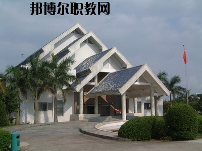 曲靖羅平職業(yè)技術(shù)學(xué)校2020年報(bào)名條件、招生要求、招生對(duì)象