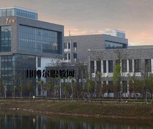 鄭州信息技術(shù)學(xué)校怎么樣、好不好