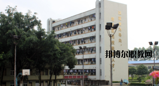 廣西梧州商貿(mào)學(xué)校2020年報(bào)名條件、招生要求、招生對(duì)象 