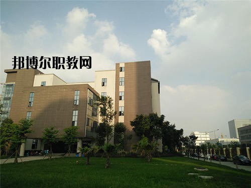 內(nèi)江科技開(kāi)發(fā)學(xué)校2020年報(bào)名條件、招生要求、招生對(duì)象