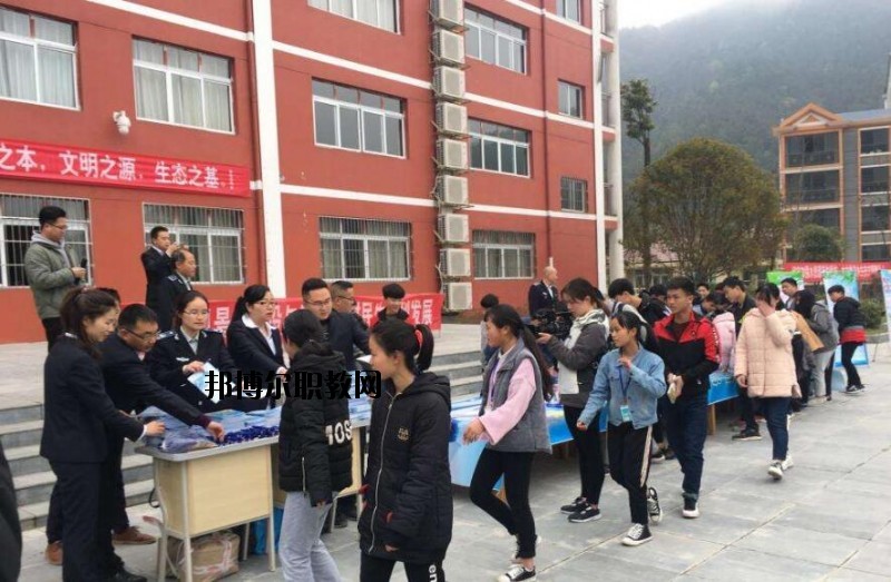 錦屏中等職業(yè)技術(shù)學(xué)校2020年報名條件、招生要求、招生對象