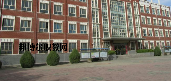 蘭州航空工業(yè)技工學(xué)校2020年報名條件、招生要求、招生對象