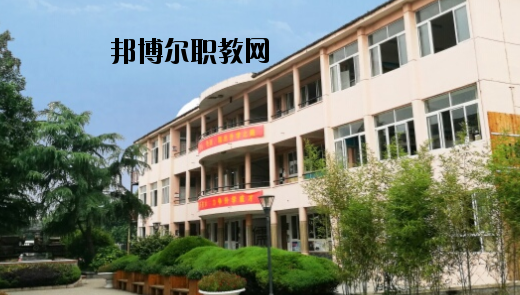 浙江吉利汽車工業(yè)學(xué)校2020年報(bào)名條件、招生要求、招生對(duì)象