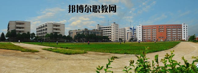 華寧縣職業(yè)高級(jí)中學(xué)怎么樣、好不好