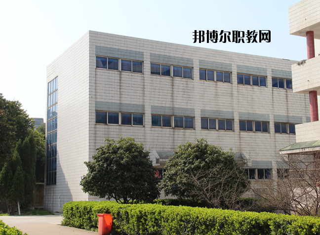 蘇州衛(wèi)生職業(yè)學校2020年報名條件、招生要求、招生對象