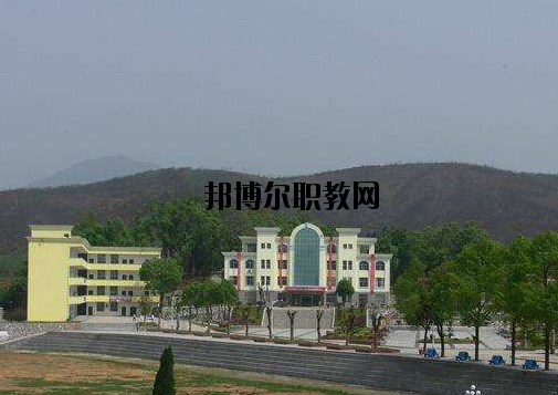 萍鄉(xiāng)武功山中等專業(yè)學(xué)校2020年報名條件、招生要求、招生對象