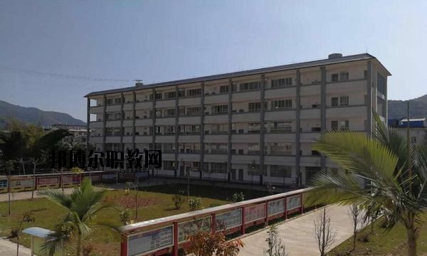 瀾滄縣職業(yè)高級中學2020年學費、收費多少