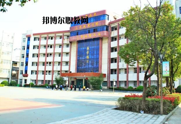 孝感工業(yè)學(xué)校2020年報名條件、招生要求、招生對象