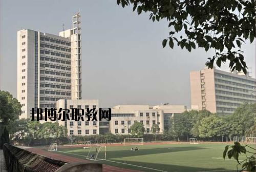 南充工業(yè)職業(yè)技術(shù)學(xué)校2020年報名條件、招生要求、招生對象