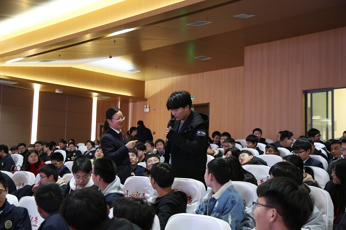江蘇靖江中等專業(yè)學校2020年報名條件、招生要求、招生對象