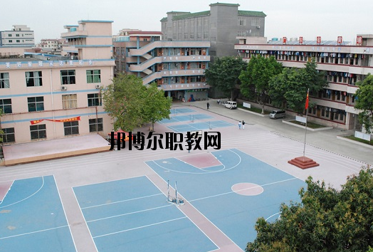 廣東黃埔技工學(xué)校2020年報名條件、招生要求、招生對象