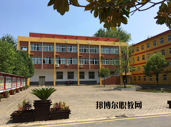 潁上信息工程學(xué)校2020年報(bào)名條件、招生要求、招生對(duì)象