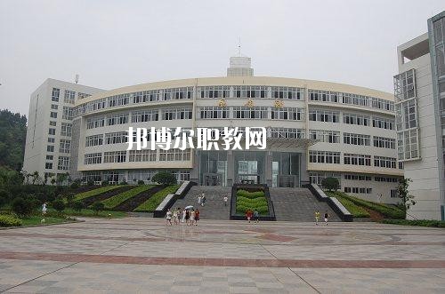 四川建筑技工學(xué)校2020年報名條件、招生要求、招生對象