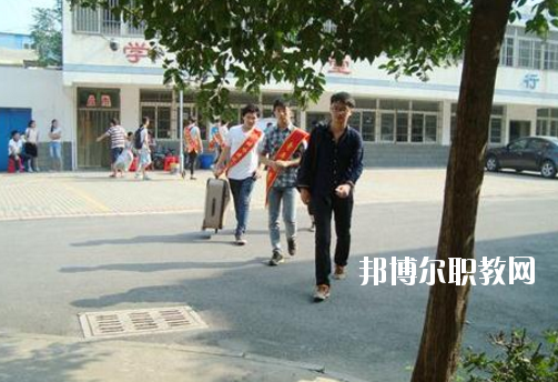 合肥商貿(mào)職業(yè)學(xué)校2020年報(bào)名條件、招生要求、招生對象