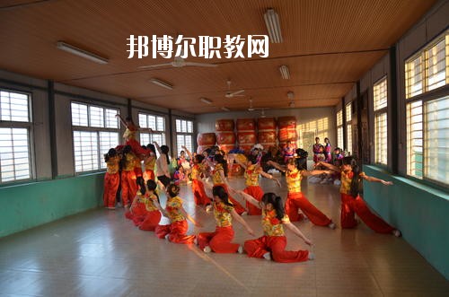 新蔡職業(yè)中等專業(yè)學(xué)校2021年報名條件、招生要求、招生對象