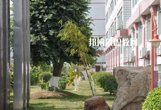 湛江華南職業(yè)技術(shù)學(xué)校2020年招生辦聯(lián)系電話(huà)