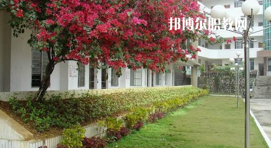 廣西輕工技師學(xué)院2020年報(bào)名條件、招生要求、招生對(duì)象