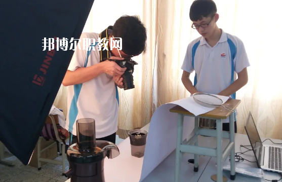 佛山順德區(qū)胡錦超職業(yè)技術(shù)學(xué)校2020年報(bào)名條件、招生要求、招生對(duì)象