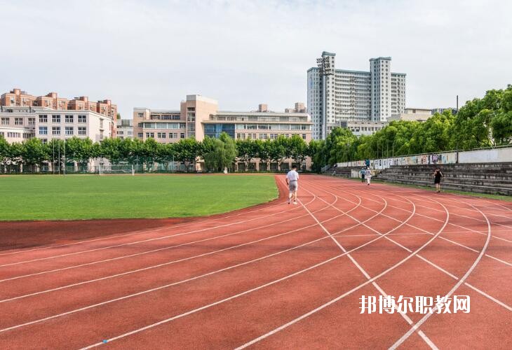 重慶藝才高級技工學(xué)校2020年報名條件、招生要求、招生對象