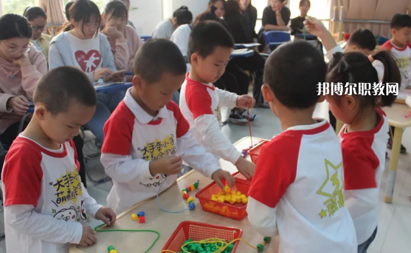 貴陽2021年中專幼師學(xué)?？梢钥即髮? width=