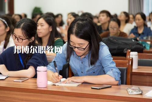 成都2021年幼師學?？梢詫W什么