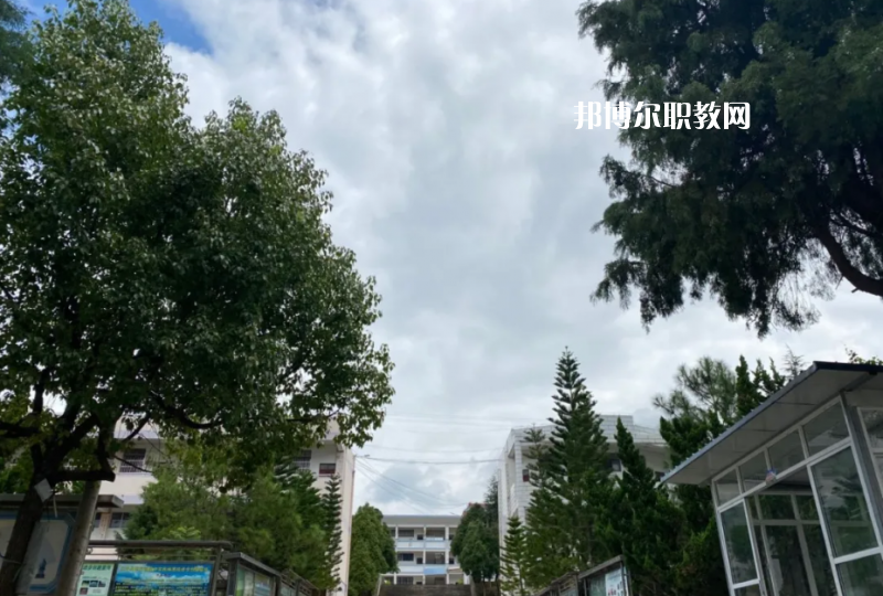 永平縣職業(yè)高級(jí)中學(xué)2021年報(bào)名條件、招生要求、招生對(duì)象