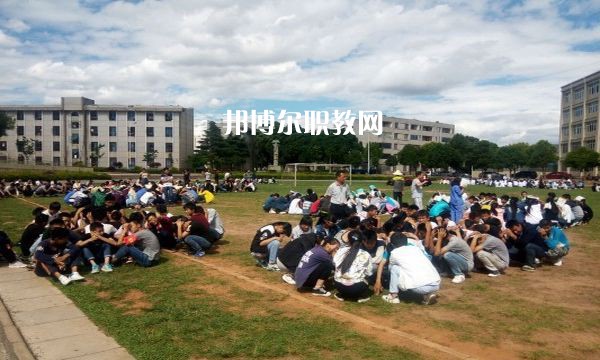 宜良縣職業(yè)高級中學2021年學費、收費多少