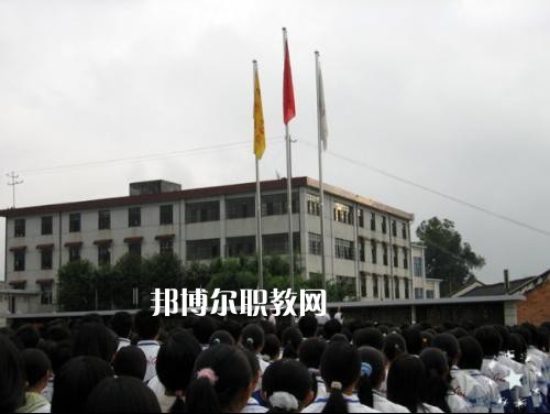 云南臨滄衛(wèi)生學(xué)校2021年報名條件、招生要求、招生對象