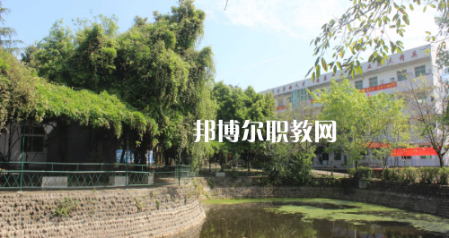 成都青華職業(yè)學(xué)校怎么樣、好不好